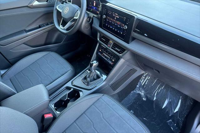 2026 Volkswagen Taos SE Black