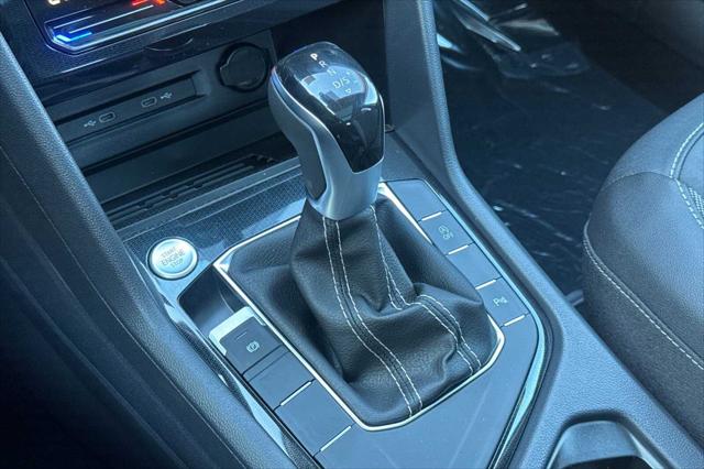 2026 Volkswagen Taos SE Black