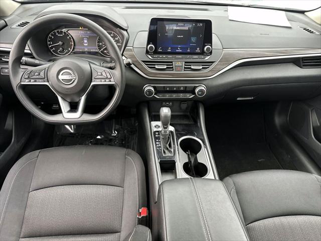2024 Nissan Altima SV FWD [18]