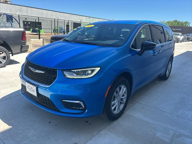 2026 Chrysler Pacifica Select AWD