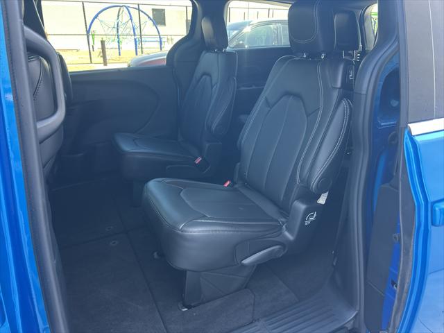 2026 Chrysler Pacifica Select AWD