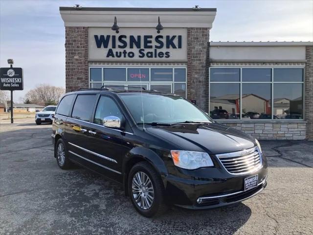 2014 Chrysler Town & Country Touring-L for sale in Green Bay, WI