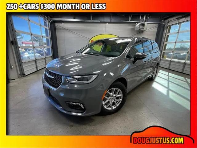 2023 Chrysler Pacifica Touring L for sale in Louisville, TN