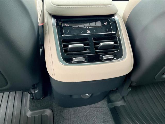 2026 Volvo XC90 Plus, B6 AWD Gas (mild hybrid), Gasoline, Bright, 7 Seats