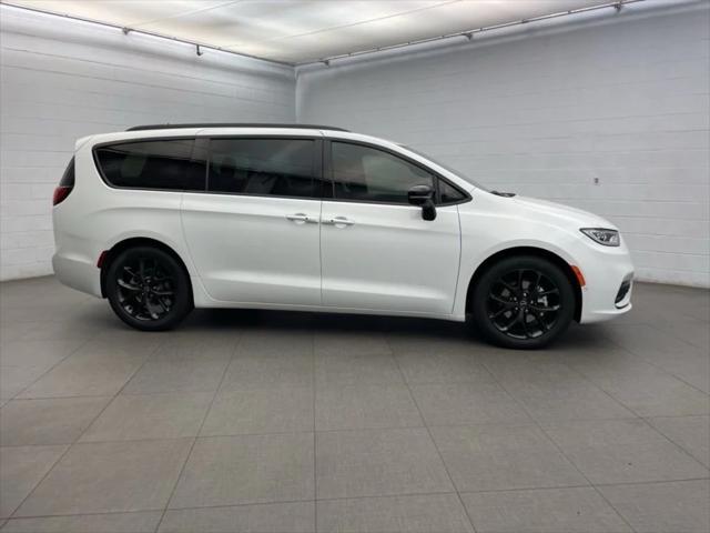 2026 Chrysler Pacifica PACIFICA LIMITED