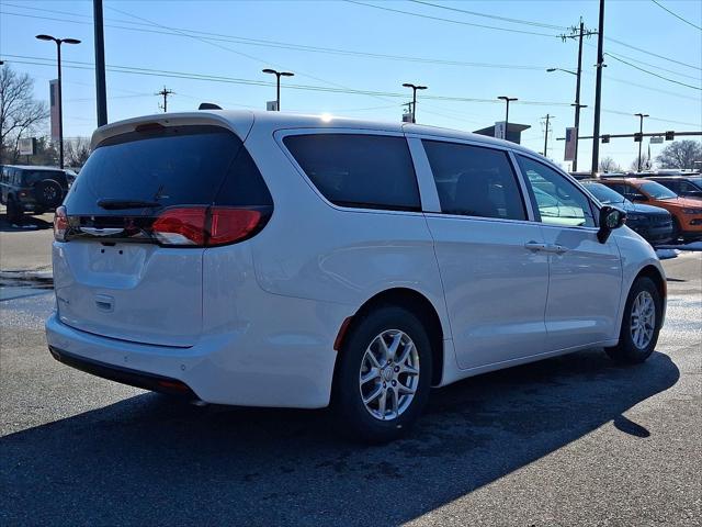 2026 Chrysler Voyager VOYAGER LX