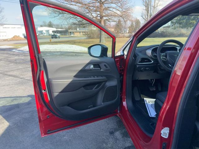 2026 Chrysler Pacifica PACIFICA SELECT AWD