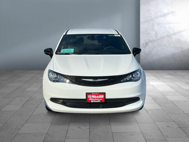 2026 Chrysler Voyager VOYAGER LX