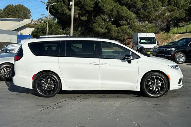 2026 Chrysler Pacifica PACIFICA SELECT