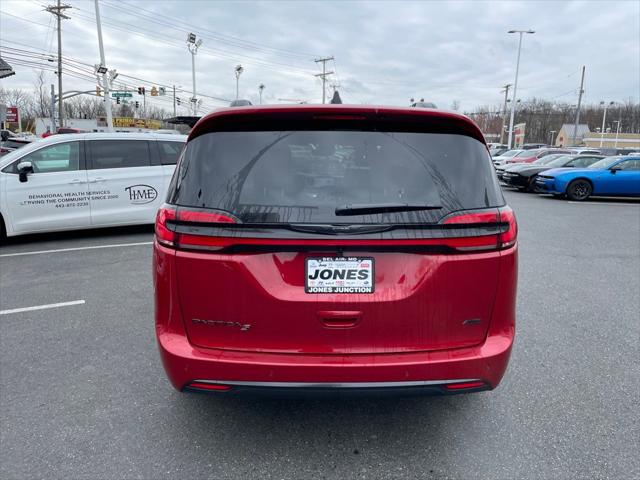 2026 Chrysler Pacifica Select AWD