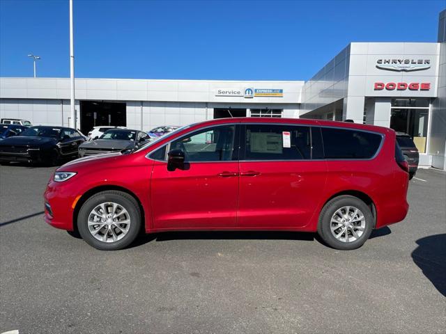 2026 Chrysler Pacifica Select AWD