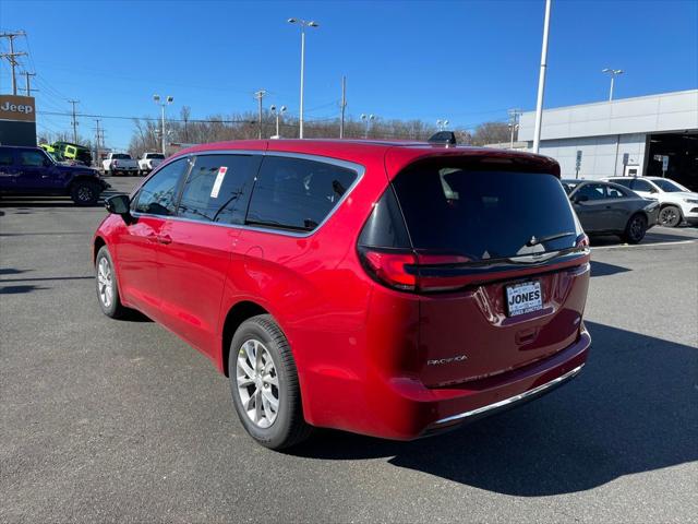 2026 Chrysler Pacifica Select AWD