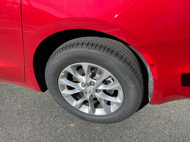 2026 Chrysler Pacifica Select AWD