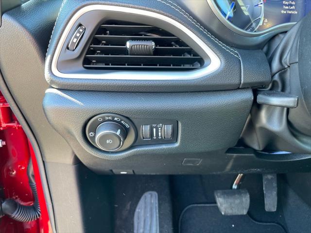 2026 Chrysler Pacifica Select AWD