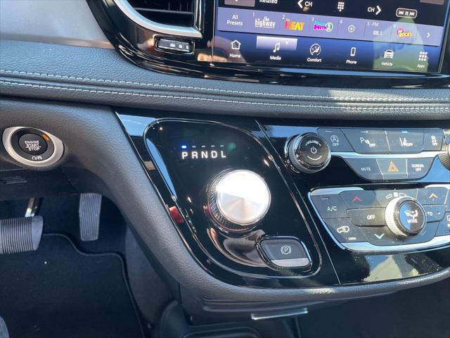 2026 Chrysler Pacifica Select AWD