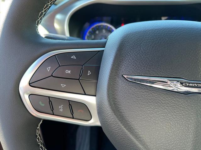 2026 Chrysler Pacifica Select AWD