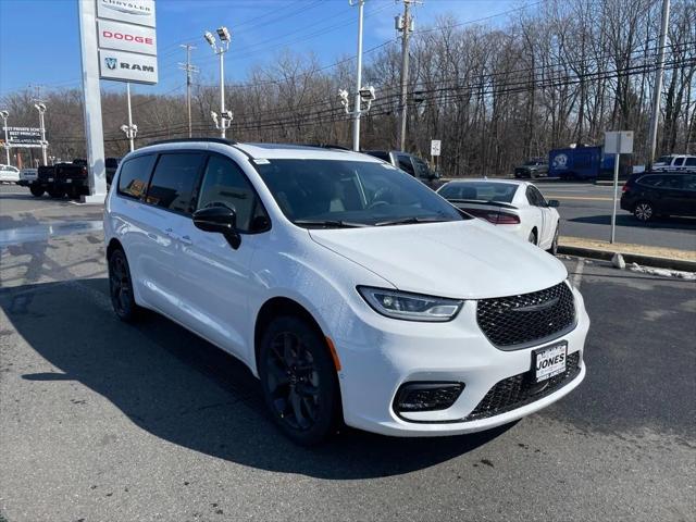 2026 Chrysler Pacifica PACIFICA SELECT AWD