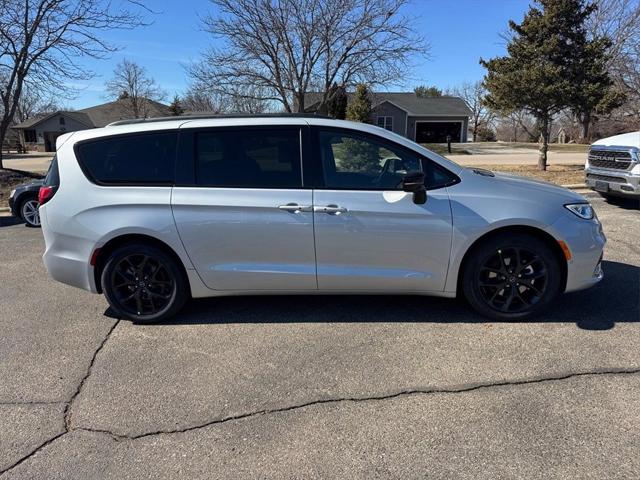 2026 Chrysler Pacifica PACIFICA LIMITED 2026 Chrysler Pacifica PACIFICA LIMITED