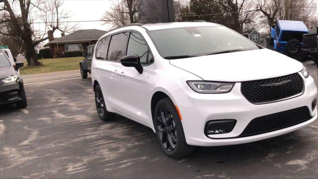 2026 Chrysler Pacifica PACIFICA SELECT AWD