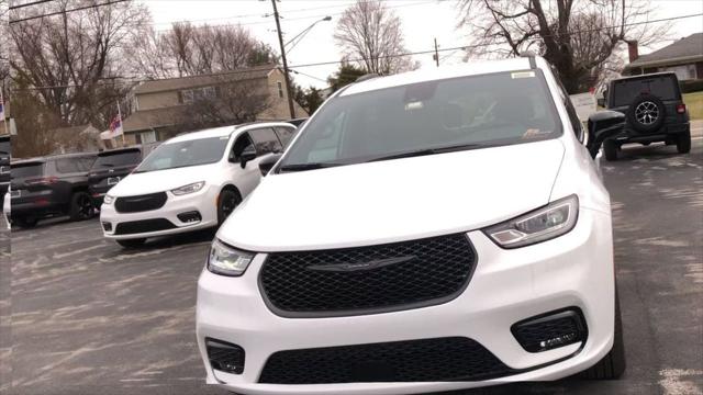 2026 Chrysler Pacifica PACIFICA SELECT AWD