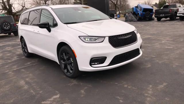 2026 Chrysler Pacifica PACIFICA SELECT AWD