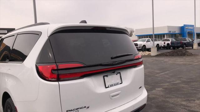2026 Chrysler Pacifica Select AWD