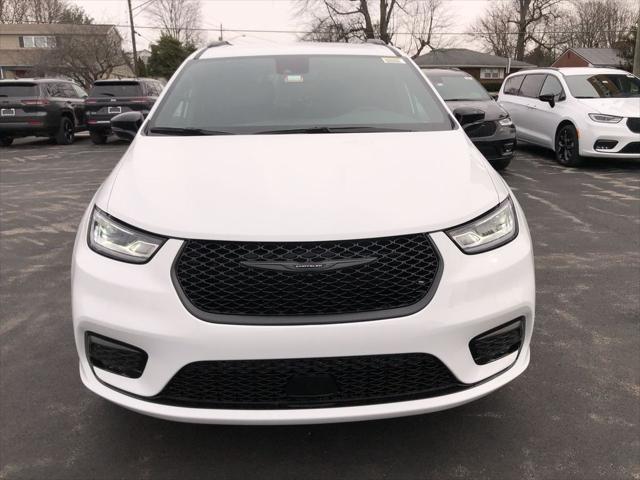 2026 Chrysler Pacifica Select AWD