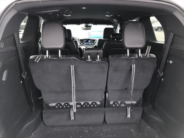 2026 Chrysler Pacifica Select AWD