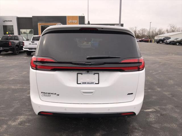 2026 Chrysler Pacifica Select AWD