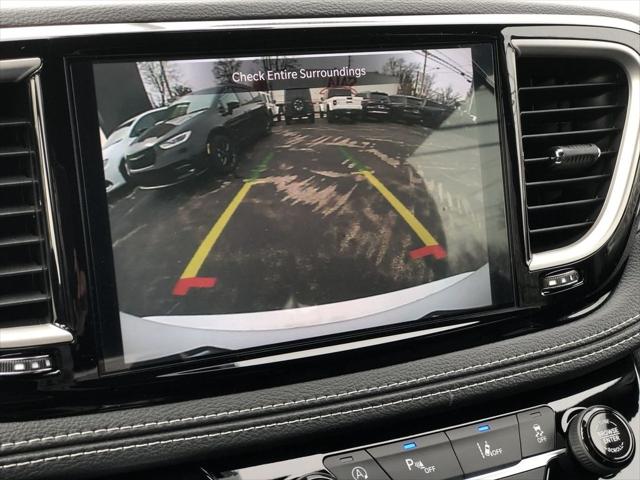 2026 Chrysler Pacifica Select AWD