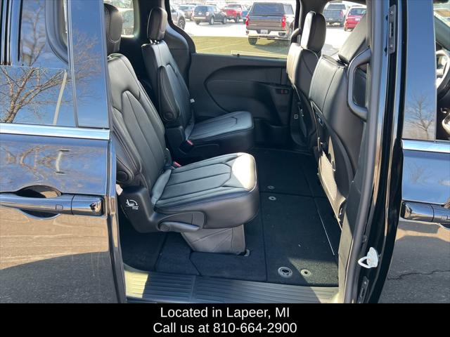 2026 Chrysler Pacifica Select