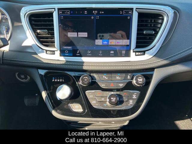 2026 Chrysler Pacifica Select