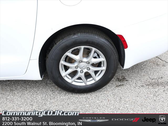 2026 Chrysler Voyager VOYAGER LX