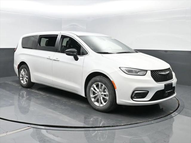 2026 Chrysler Pacifica PACIFICA SELECT AWD