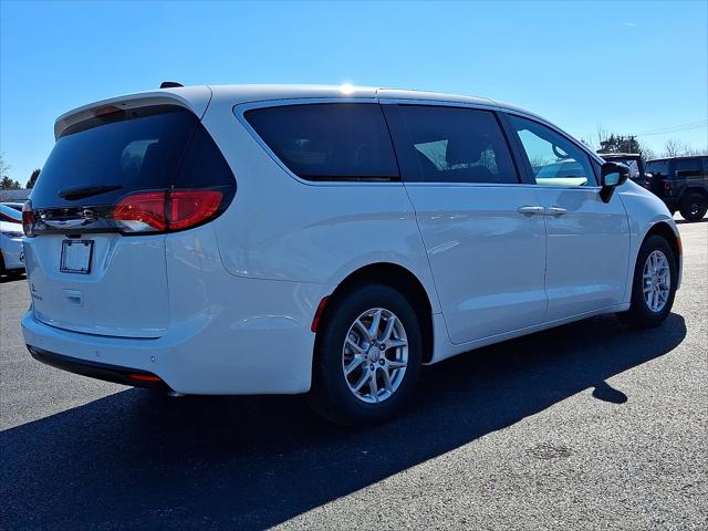 2026 Chrysler Voyager VOYAGER LX