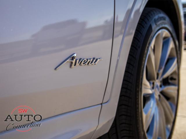 2025 Buick NV Avenir FWD