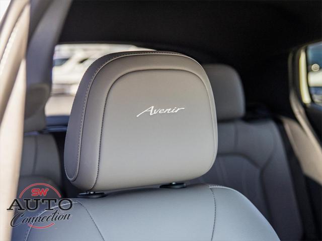 2025 Buick NV Avenir FWD