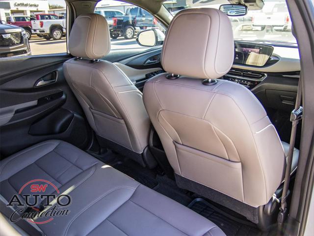 2025 Buick NV Avenir FWD