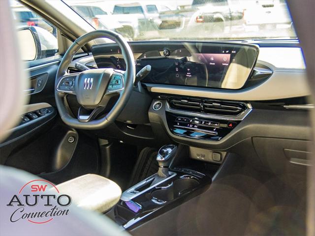 2025 Buick NV Avenir FWD