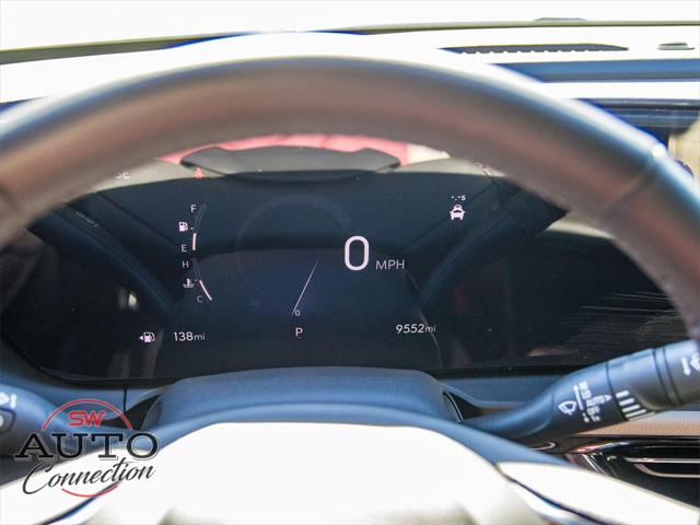 2025 Buick NV Avenir FWD