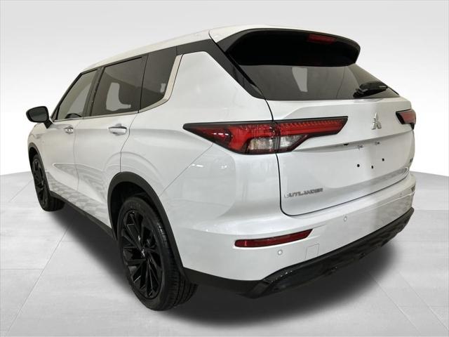 2024 Mitsubishi Outlander SE Black Edition w/Pano Roof S-AWC