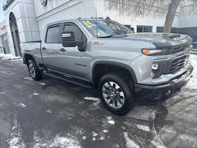2024 Chevrolet Silverado 2500HD 4WD Crew Cab Standard Bed Custom
