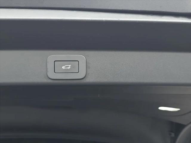 2025 Land Rover Range Rover Sport P360 SE