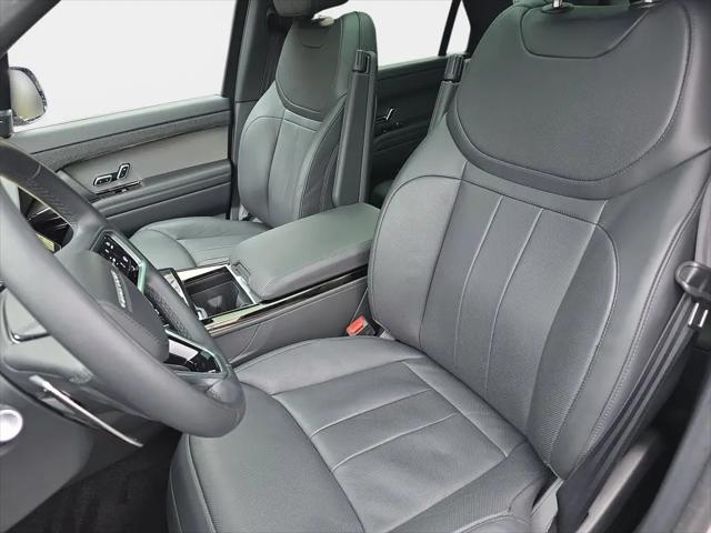 2025 Land Rover Range Rover Sport P360 SE