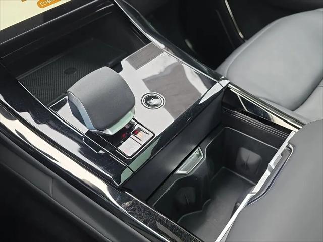 2025 Land Rover Range Rover Sport P360 SE