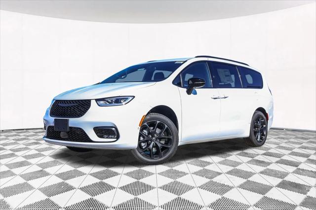 2026 Chrysler Pacifica Select AWD