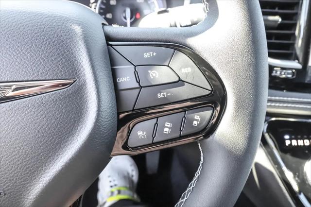 2026 Chrysler Pacifica Select AWD