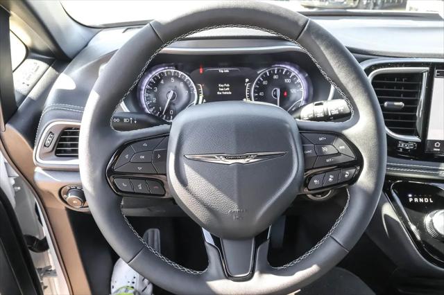 2026 Chrysler Pacifica Select AWD