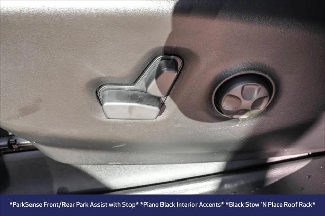 2026 Chrysler Pacifica Select AWD