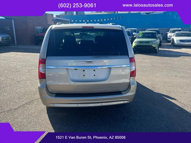 2014 Chrysler Town & Country Touring-L